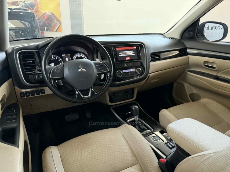 OUTLANDER 3.0 GT 4X4 V6 24V GASOLINA 4P AUTOMÁTICO - 2018 - PORTO ALEGRE