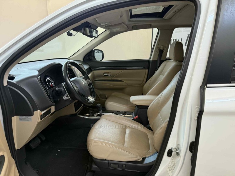 OUTLANDER 3.0 GT 4X4 V6 24V GASOLINA 4P AUTOMÁTICO - 2018 - PORTO ALEGRE