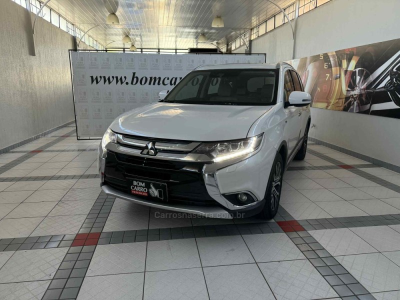 outlander 3.0 gt 4x4 v6 24v gasolina 4p automatico 2018 porto alegre