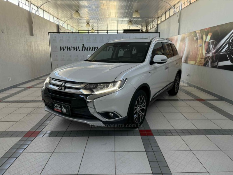 OUTLANDER 3.0 GT 4X4 V6 24V GASOLINA 4P AUTOMÁTICO - 2018 - PORTO ALEGRE