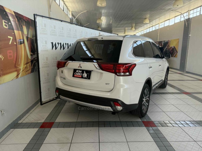 OUTLANDER 3.0 GT 4X4 V6 24V GASOLINA 4P AUTOMÁTICO - 2018 - PORTO ALEGRE