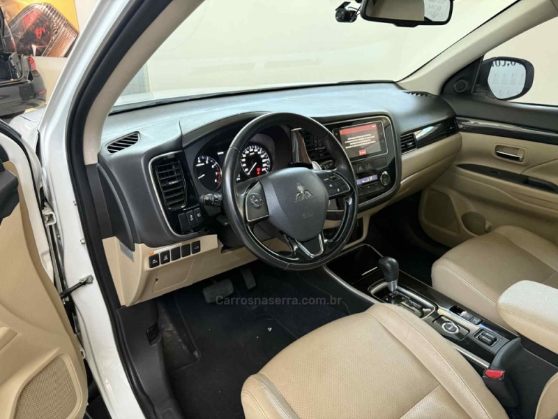 OUTLANDER 3.0 GT 4X4 V6 24V GASOLINA 4P AUTOMÁTICO - 2018 - PORTO ALEGRE