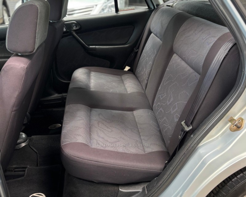 PARATI 1.6 MI 8V GASOLINA 4P MANUAL G.III - 2000 - VACARIA