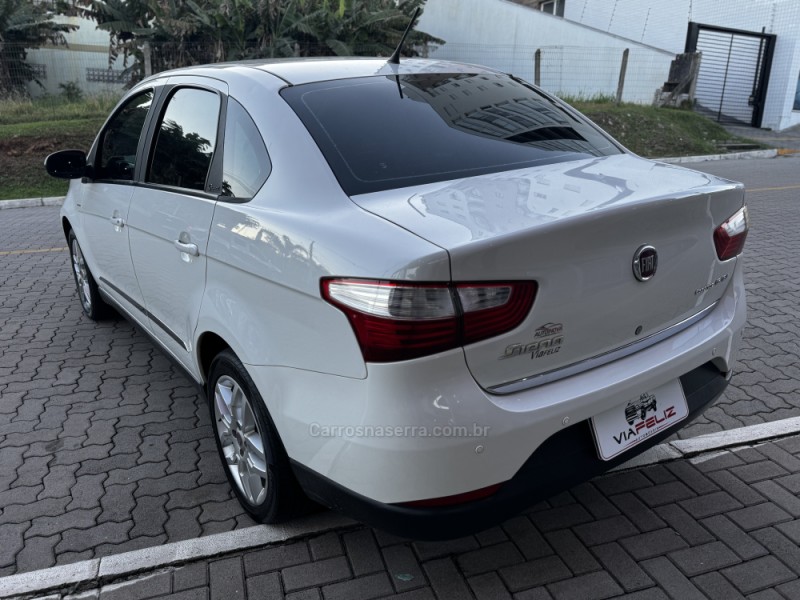 GRAND SIENA 1.6 MPI ESSENCE 16V FLEX 4P AUTOMATIZADO - 2013 - FELIZ