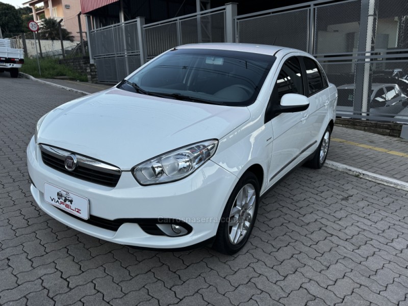 GRAND SIENA 1.6 MPI ESSENCE 16V FLEX 4P AUTOMATIZADO - 2013 - FELIZ