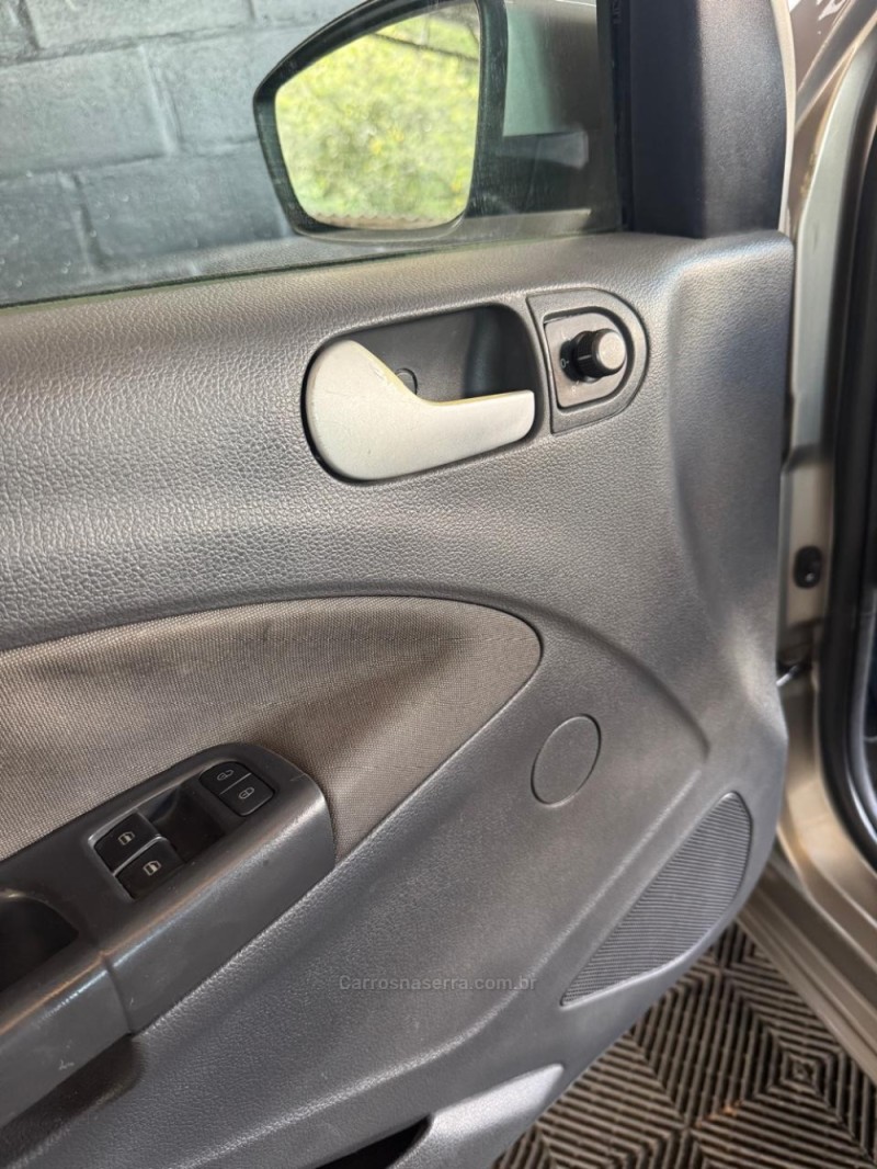 VOYAGE 1.6 MI 8V FLEX 4P AUTOMATIZADO - 2014 - CAXIAS DO SUL