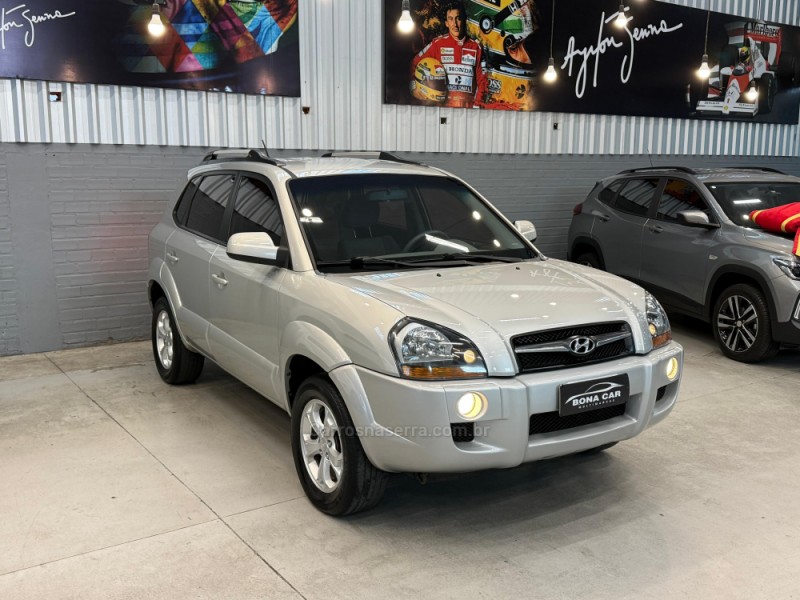 TUCSON 2.0 MPFI GLS 16V 143CV 2WD FLEX 4P AUTOMÁTICO - 2013 - CAXIAS DO SUL