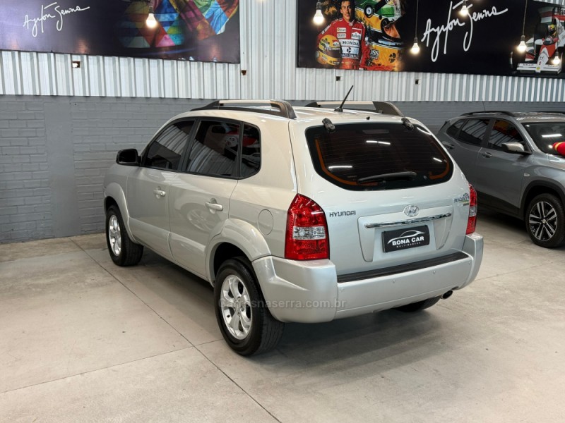 TUCSON 2.0 MPFI GLS 16V 143CV 2WD FLEX 4P AUTOMÁTICO - 2013 - CAXIAS DO SUL