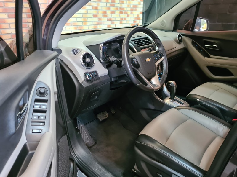 TRACKER 1.8 MPFI LTZ 4X2 16V FLEX 4P AUTOMÁTICO - 2016 - FARROUPILHA