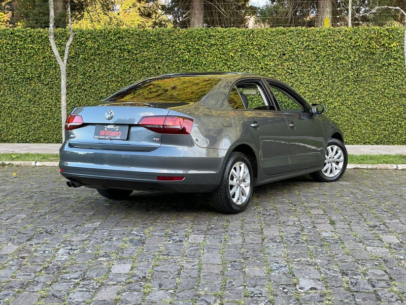 JETTA 1.4 16V TSI TRENDLINE GASOLINA 4P TIPTRONIC - 2017 - FARROUPILHA