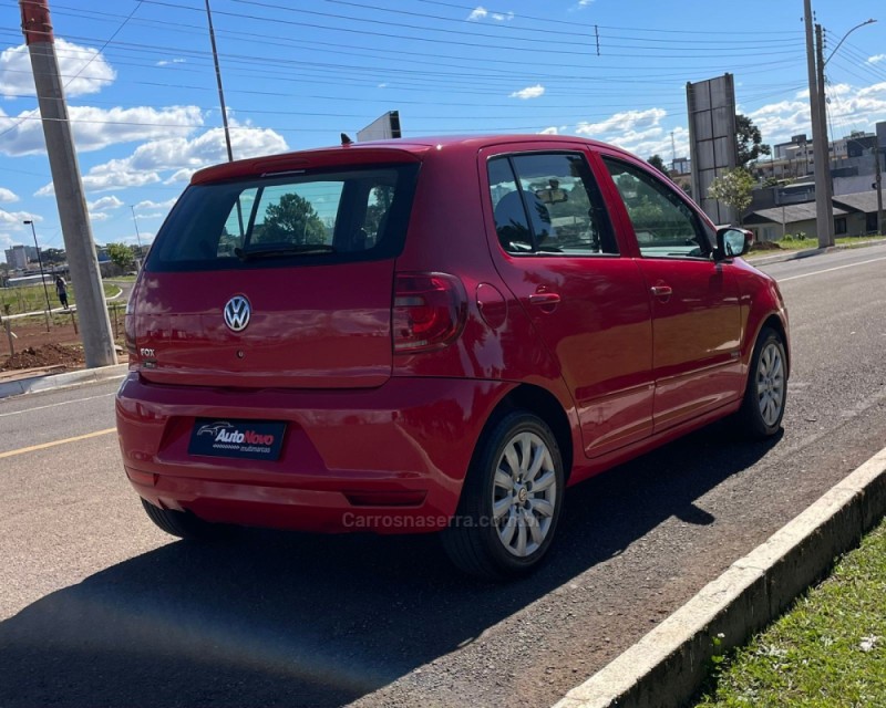 FOX 1.0 MI 8V FLEX 4P MANUAL - 2011 - VACARIA
