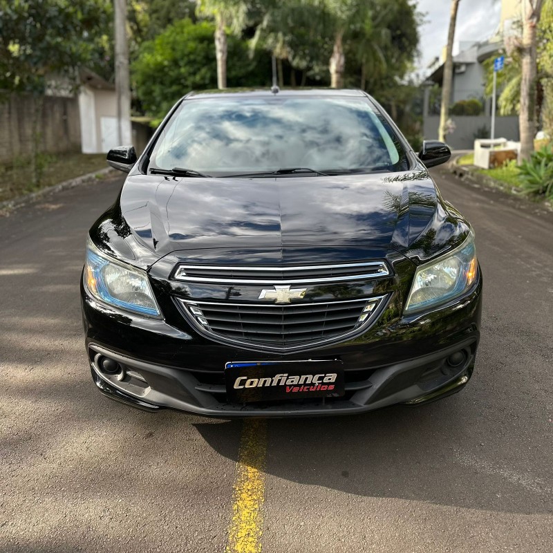ONIX 1.4 MPFI LT 8V FLEX 4P MANUAL - 2014 - CAMPO BOM