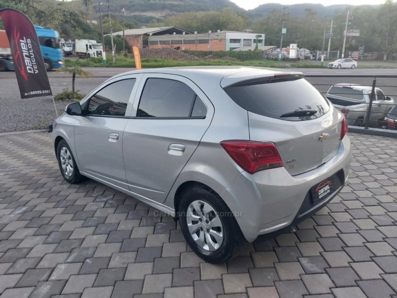 ONIX 1.0 MPFI LT 8V FLEX 4P MANUAL - 2019 - ENCANTADO