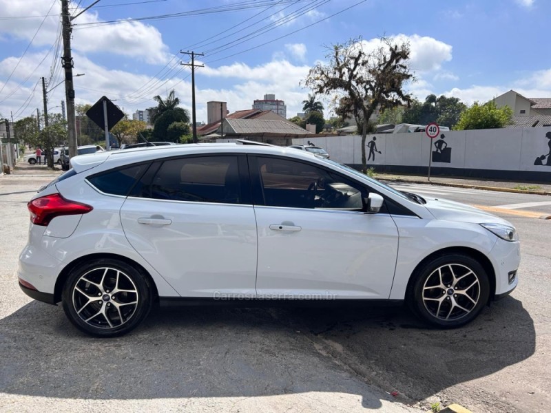 FOCUS 2.0 TITANIUM FASTBACK 16V FLEX 4P AUTOMÁTICO - 2016 - VENâNCIO AIRES
