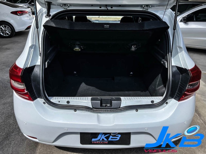 SANDERO 1.0 LIFE 12V FLEX 4P MANUAL - 2020 - NOVO HAMBURGO