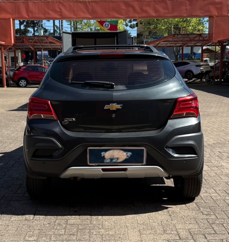 ONIX 1.4 MPFI ACTIV 8V FLEX 4P AUTOMÁTICO - 2018 - CANELA
