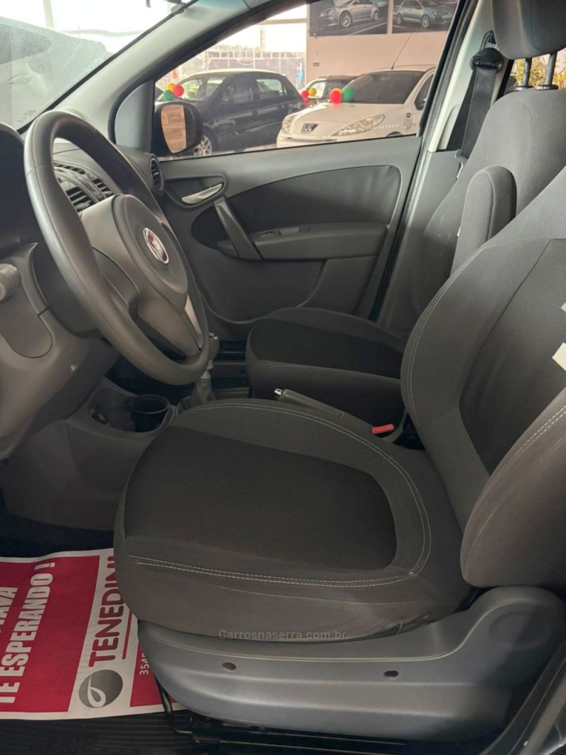 GRAND SIENA 1.6 MPI ESSENCE 16V FLEX 4P MANUAL - 2013 - IGREJINHA