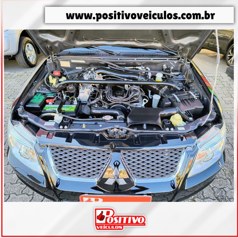 PAJERO TR4 2.0 4X4 16V 140CV FLEX 4P AUTOMÁTICO - 2015 - CAXIAS DO SUL