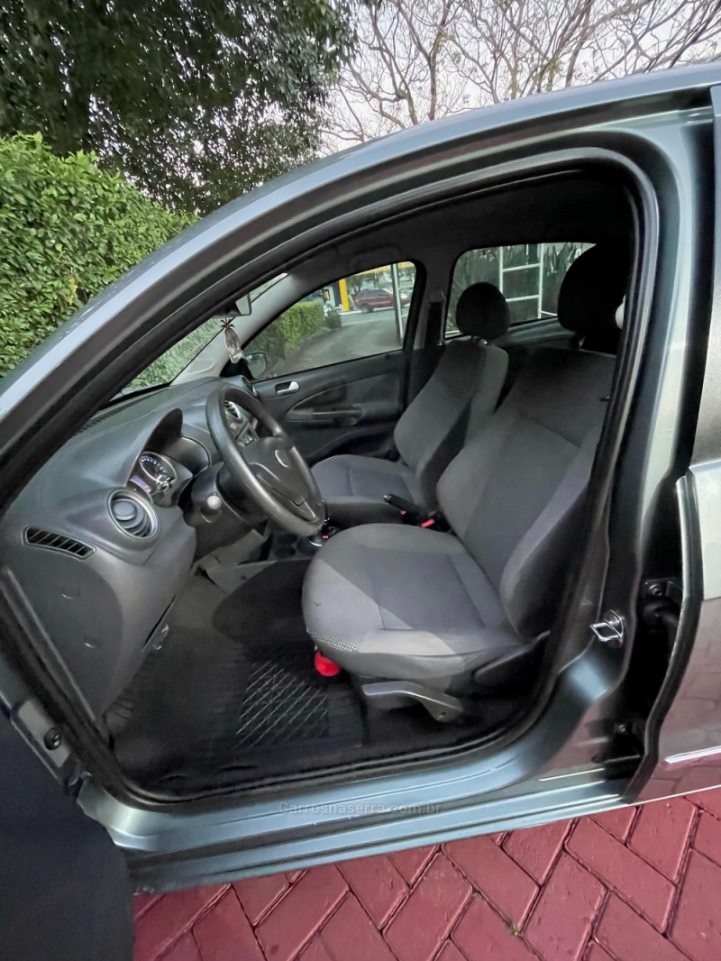 VOYAGE 1.6 MI TREND 8V FLEX 4P AUTOMATIZADO - 2011 - ROLANTE