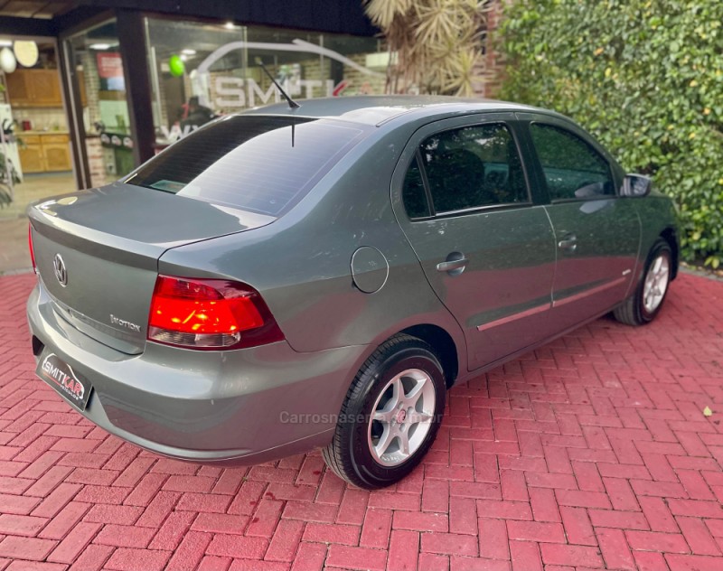 VOYAGE 1.6 MI TREND 8V FLEX 4P AUTOMATIZADO - 2011 - ROLANTE