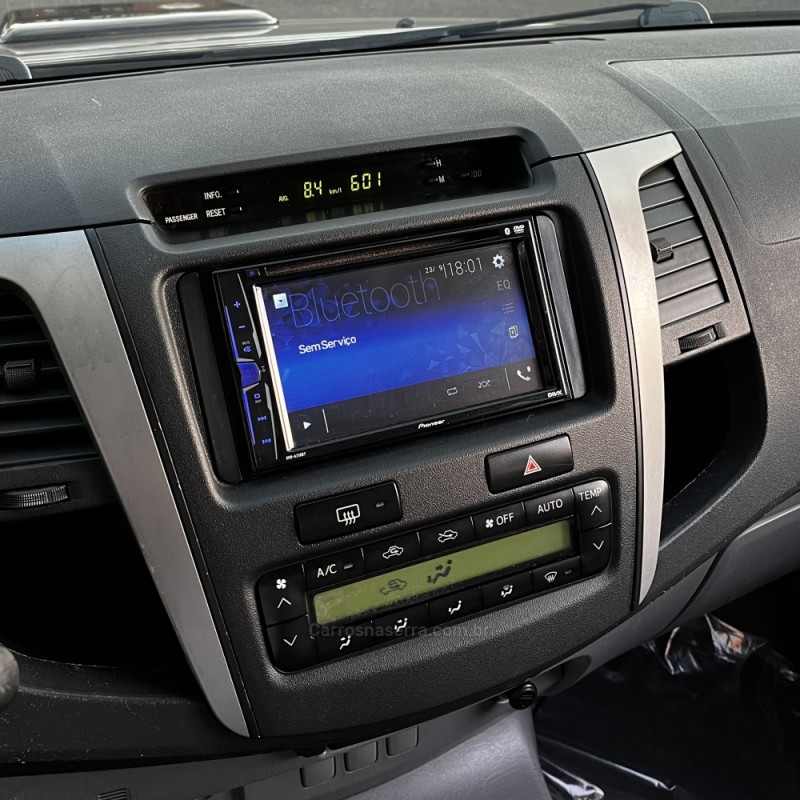 HILUX 3.0 SRV 4X4 CD 16V TURBO INTERCOOLER DIESEL 4P AUTOMÁTICO - 2011 - VACARIA