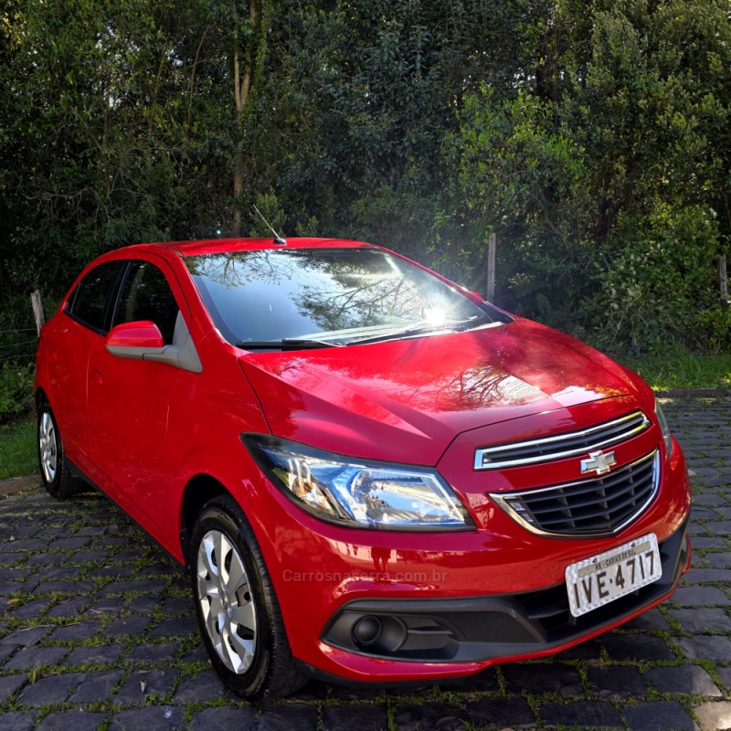 ONIX 1.4 MPFI LT 8V FLEX 4P MANUAL - 2014 - CAXIAS DO SUL