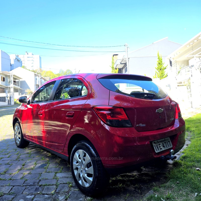 ONIX 1.4 MPFI LT 8V FLEX 4P MANUAL - 2014 - CAXIAS DO SUL