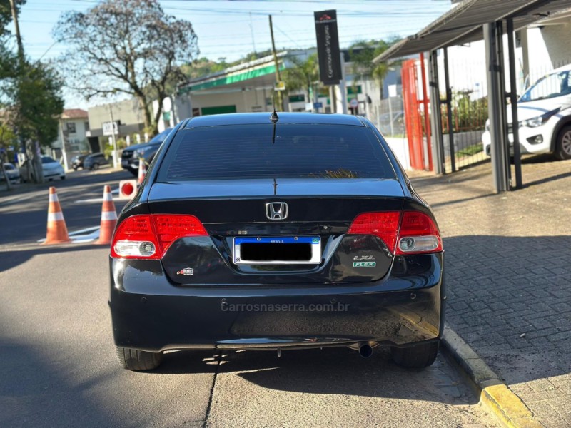 CIVIC 1.8 LXL 16V FLEX 4P AUTOMÁTICO - 2011 - PAROBé