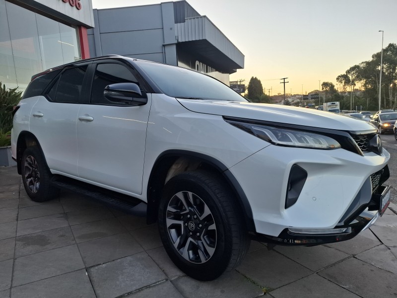 HILUX SW4 2.8 SRX 4X4 DIAMOND 16V TURBO DIESEL 4P 7 LUGARES AUTOMÁTICO - 2024 - FARROUPILHA