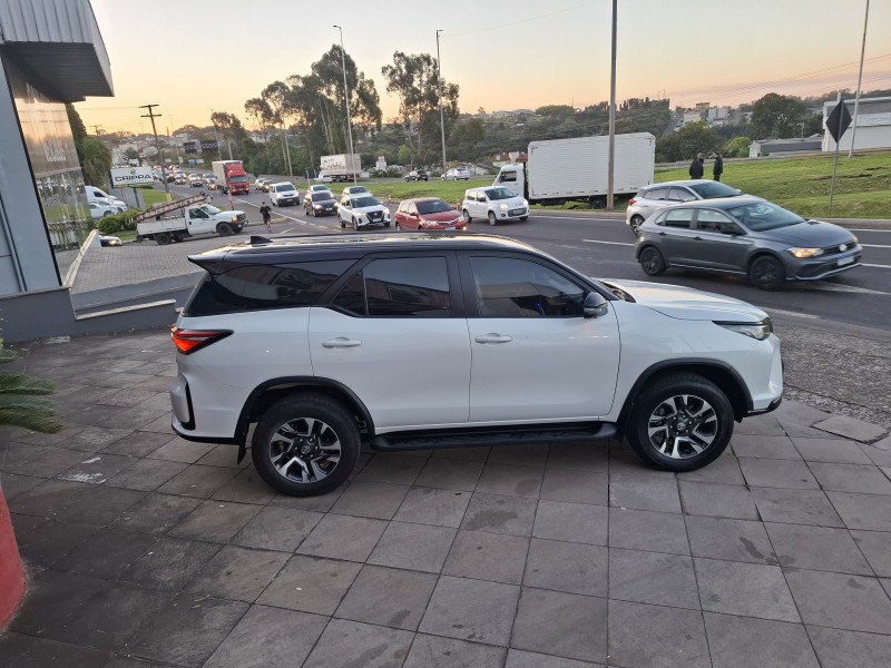HILUX SW4 2.8 SRX 4X4 DIAMOND 16V TURBO DIESEL 4P 7 LUGARES AUTOMÁTICO - 2024 - FARROUPILHA