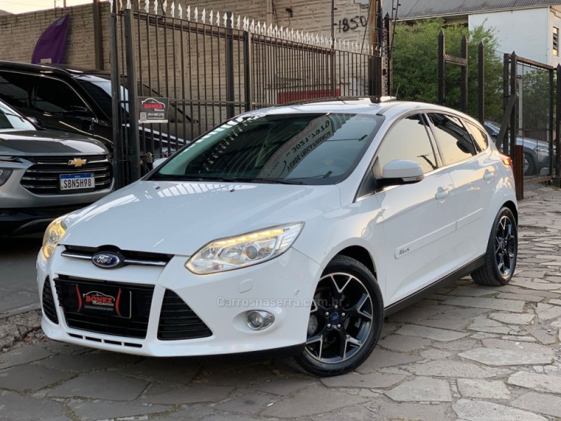 FOCUS 2.0 TITANIUM PLUS 16V FLEX 4P AUTOMÁTICO - 2015 - CAXIAS DO SUL