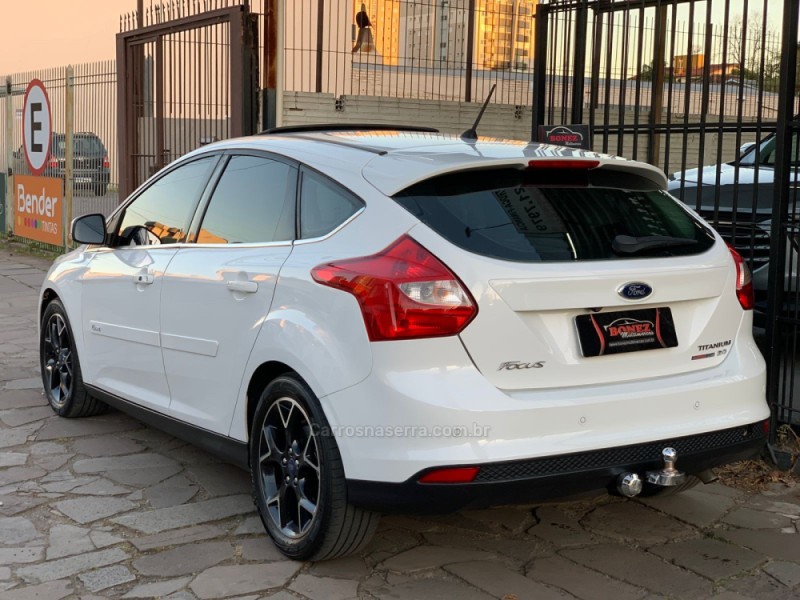 FOCUS 2.0 TITANIUM PLUS 16V FLEX 4P AUTOMÁTICO - 2015 - CAXIAS DO SUL