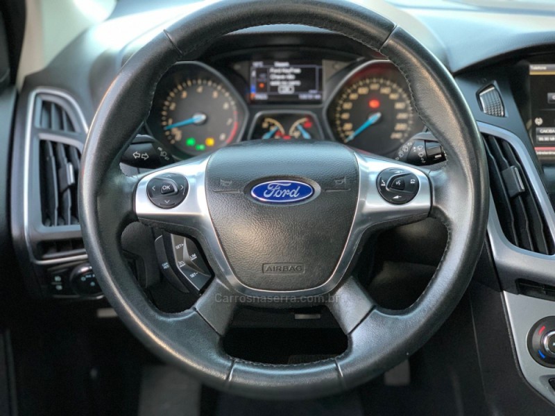 FOCUS 2.0 TITANIUM PLUS 16V FLEX 4P AUTOMÁTICO - 2015 - CAXIAS DO SUL