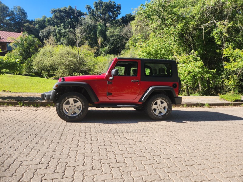 wrangler 3.8 sport 4x4 teto rigido v6 12v gasolina 2p automatico 2010 nova petropolis