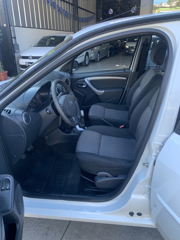 LOGAN 1.0 EXPRESSION 16V FLEX 4P MANUAL - 2013 - CAXIAS DO SUL