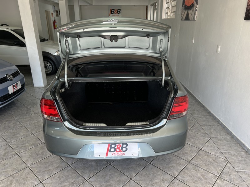 VOYAGE 1.0 MI TRENDLINE 8V FLEX 4P MANUAL - 2012 - NOVA PRATA