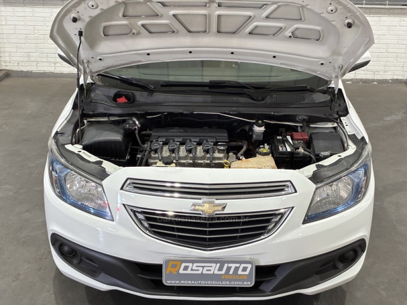 PRISMA 1.4 MPFI LT 8V FLEX 4P MANUAL - 2016 - VENâNCIO AIRES