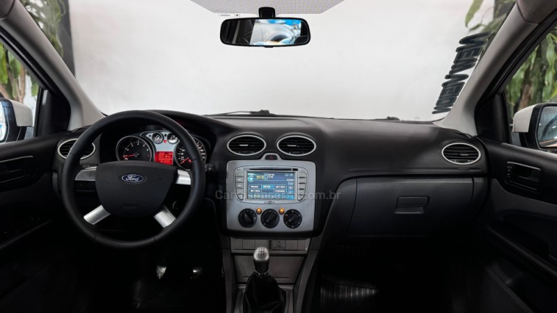 FOCUS 1.6 8V FLEX 4P MANUAL - 2013 - ESTâNCIA VELHA
