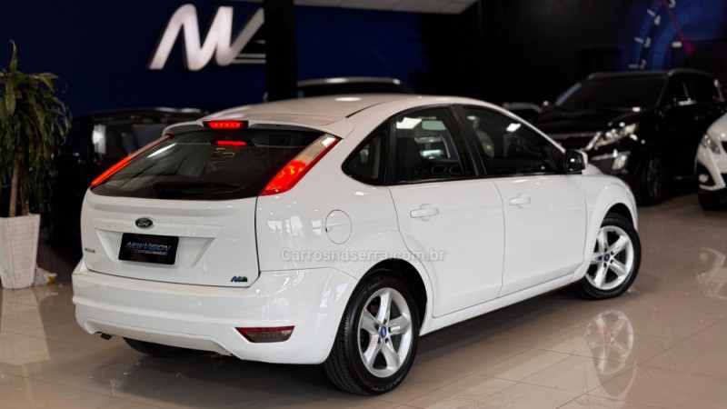 FOCUS 1.6 8V FLEX 4P MANUAL - 2013 - ESTâNCIA VELHA