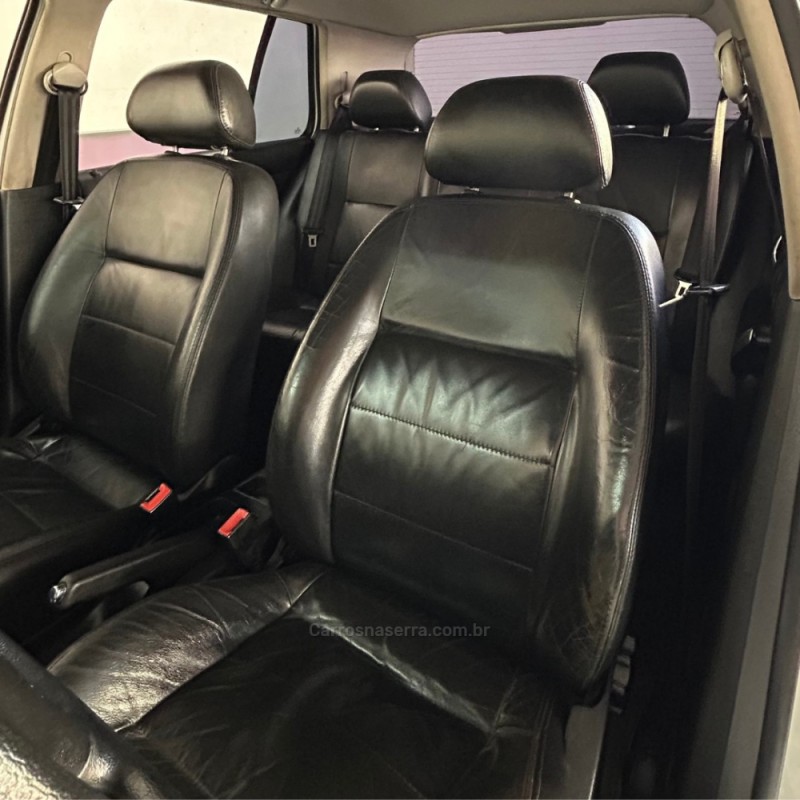 GOLF 1.6 MI FLASH 8V FLEX 4P MANUAL - 2006 - VACARIA