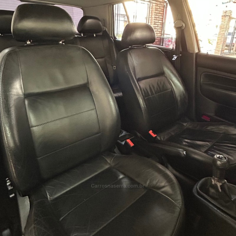 GOLF 1.6 MI FLASH 8V FLEX 4P MANUAL - 2006 - VACARIA