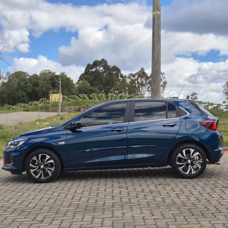 ONIX 1.0 PREMIER II 12V TURBO FLEX 4P AUTOMÁTICO - 2024 - CAXIAS DO SUL