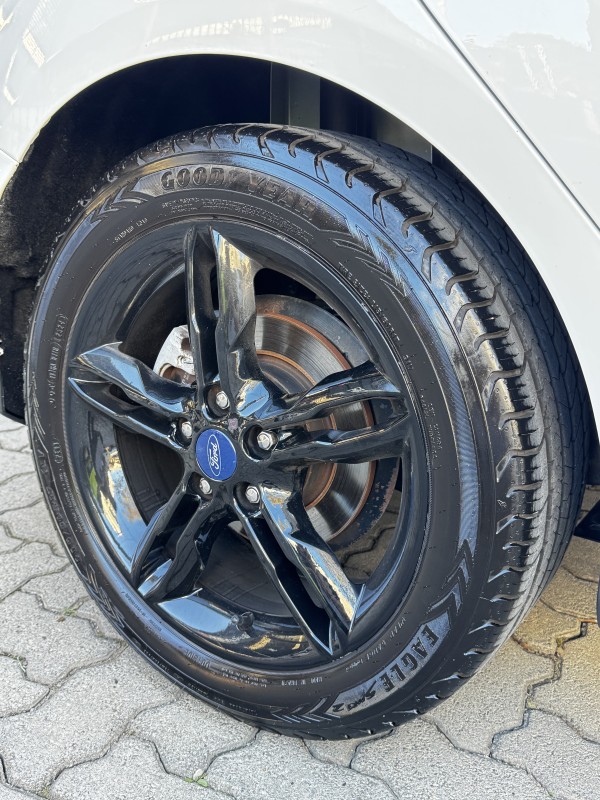 FOCUS 2.0 SE 16V FLEX 4P AUTOMÁTICO - 2015 - CAXIAS DO SUL