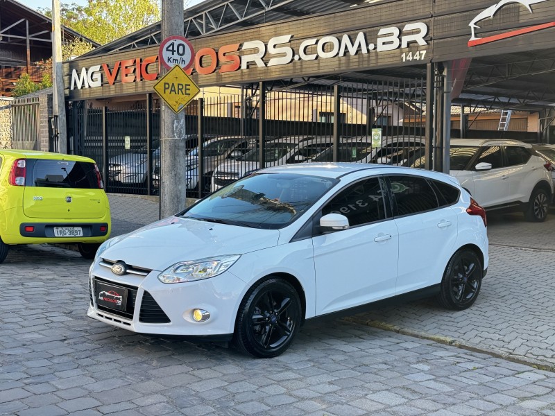 FOCUS 2.0 SE 16V FLEX 4P AUTOMÁTICO - 2015 - CAXIAS DO SUL