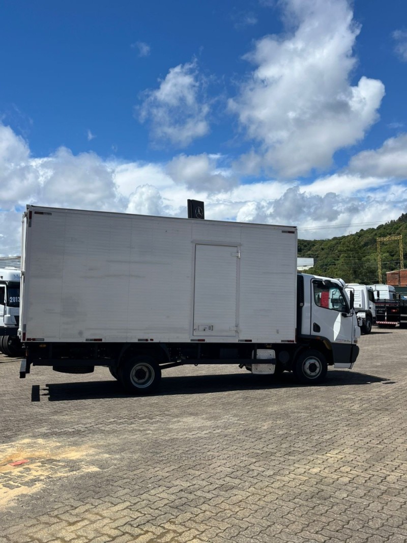 ACCELO 815  - 2013 - GARIBALDI