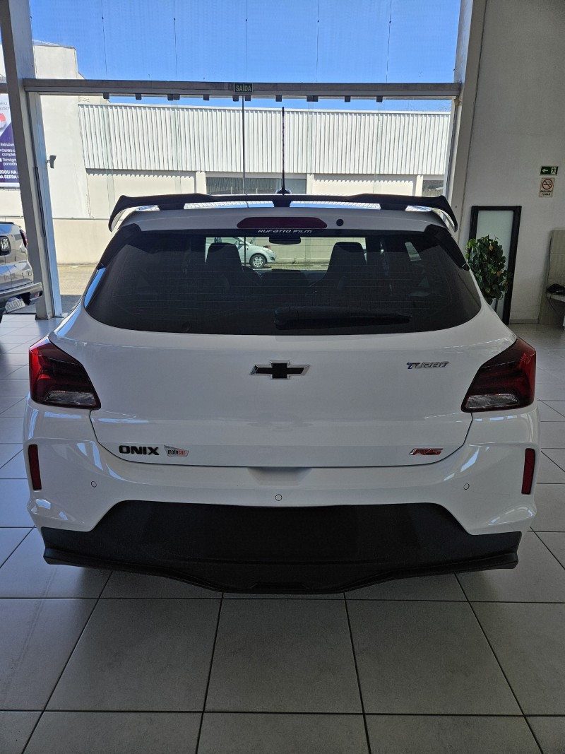 ONIX 1.0 HATCH RS 12V TURBO 4P AUTOMÁTICO - 2023 - FARROUPILHA