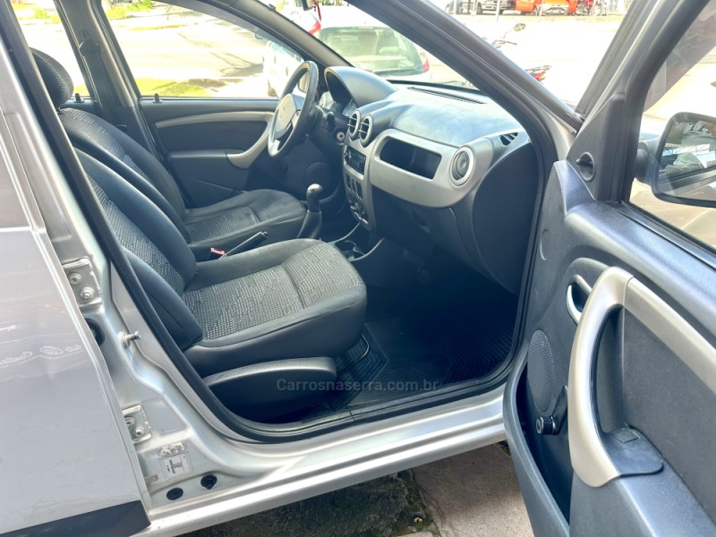 SANDERO 1.0 EXPRESSION 16V FLEX 4P MANUAL - 2011 - CAXIAS DO SUL