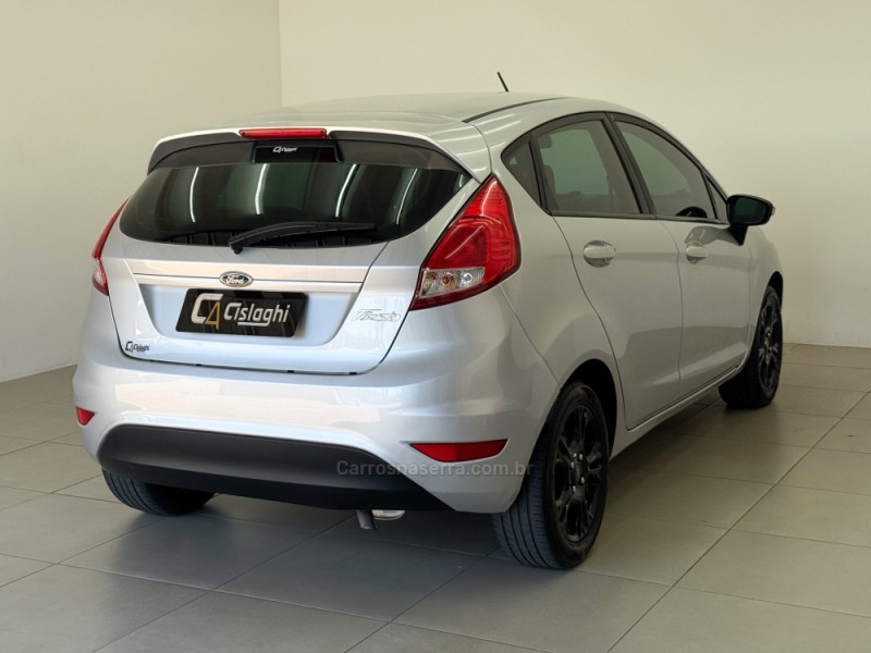FIESTA 1.5 SE HATCH 16V FLEX 4P MANUAL - 2016 - CARLOS BARBOSA