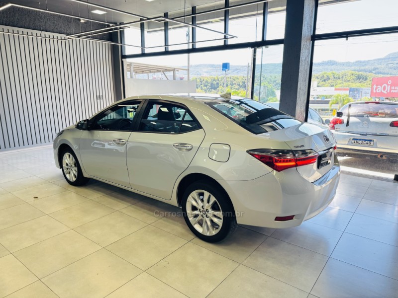 COROLLA 2.0 XEI 16V FLEX 4P AUTOMÁTICO - 2018 - DOIS IRMãOS