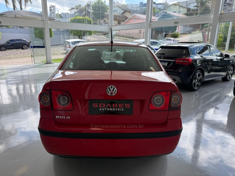 POLO SEDAN 1.6 8V GASOLINA 4P MANUAL - 2009 - NOVO HAMBURGO